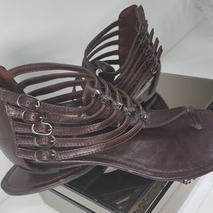 Fergalicious Gladiator sandals size 9 brown multiple buckles flat cushion insole